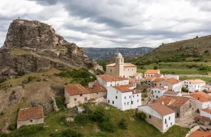 Castillo y pueblo de Huélamo (PNSC)