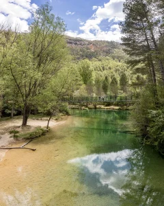 Puente colgante junto a Casas del Salto (PNAT)